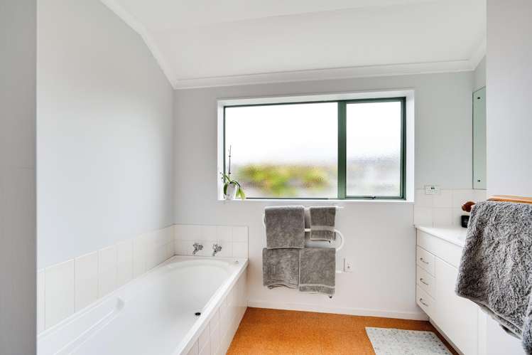 24 Limousin Place Grandview Heights_14