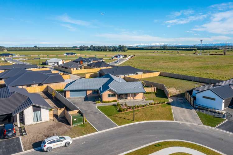 38 Coach Way Rolleston_24