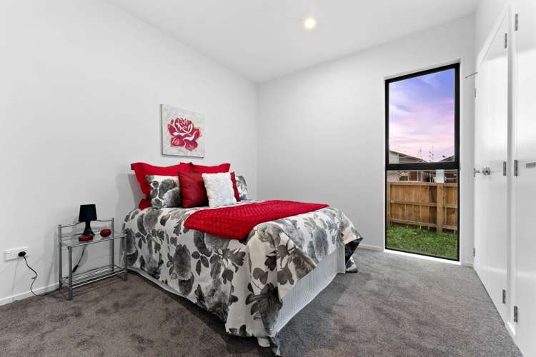 5 Taiororua Avenue Massey_10