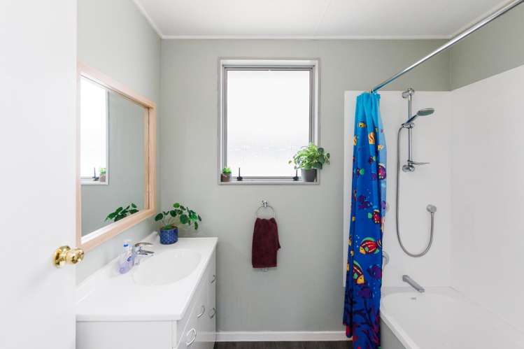 28 Escort Grove Awapuni_11