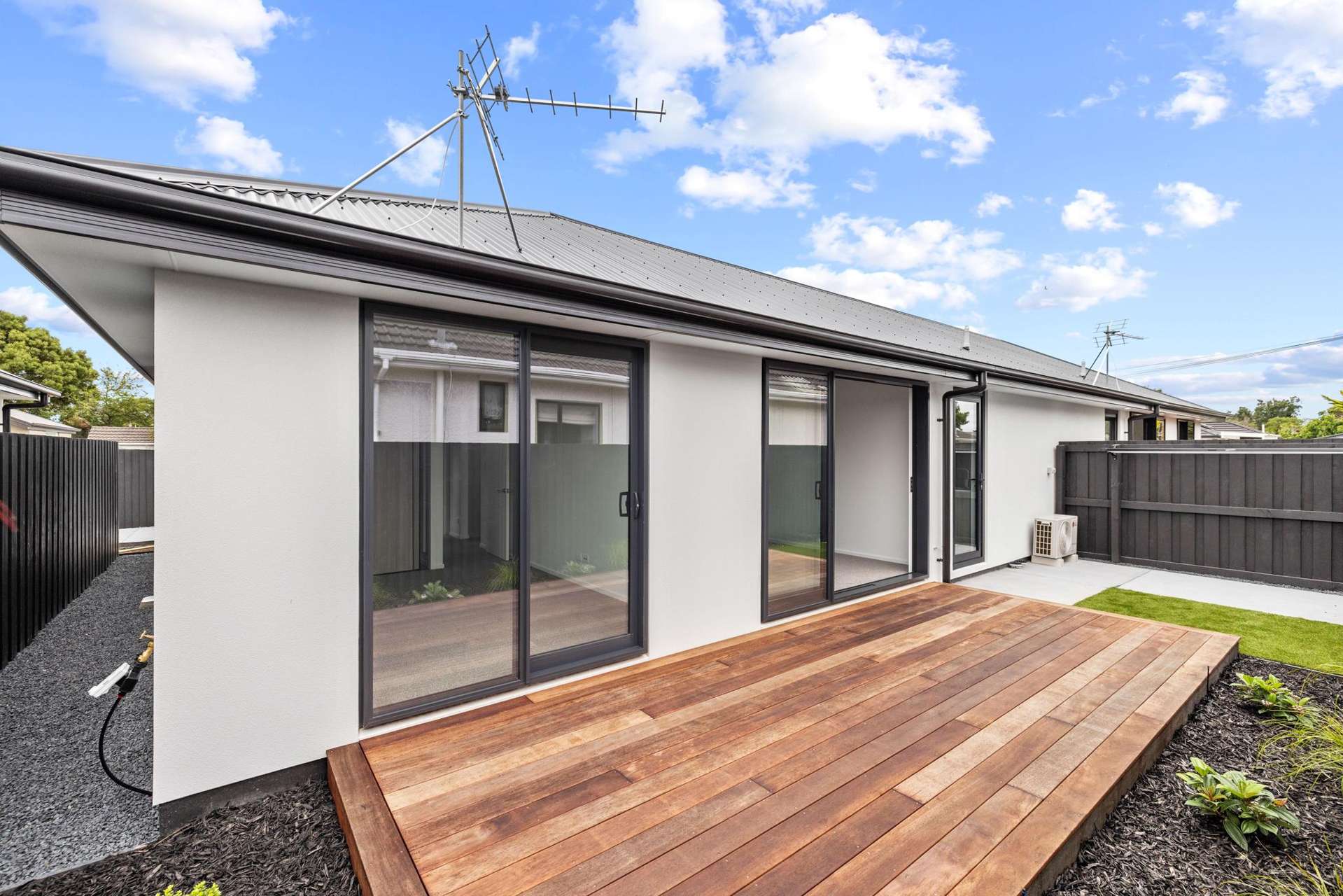 2/7 Cossar Street Burwood_0