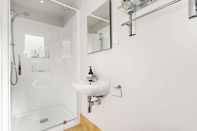 184 Golf Road Titirangi_22