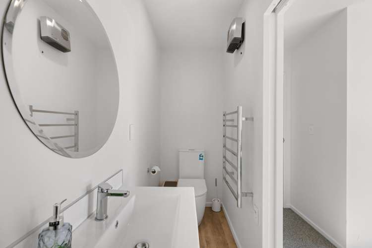 2/61 Waltham Road Sydenham_11