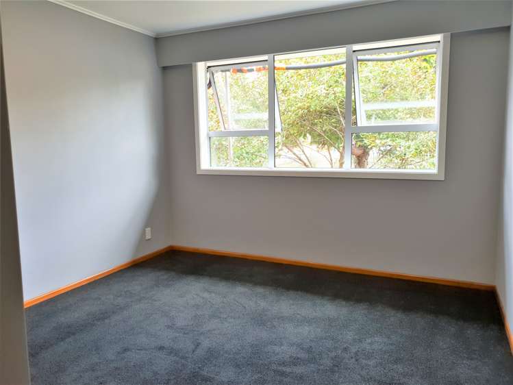 2/56 Royal View Road Te Atatu South_5