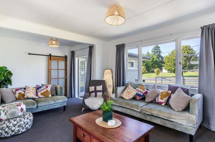 13 Lake Road Mangakino_17