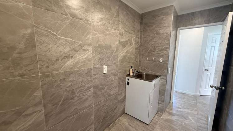 186 Botany Rd Botany Downs_14