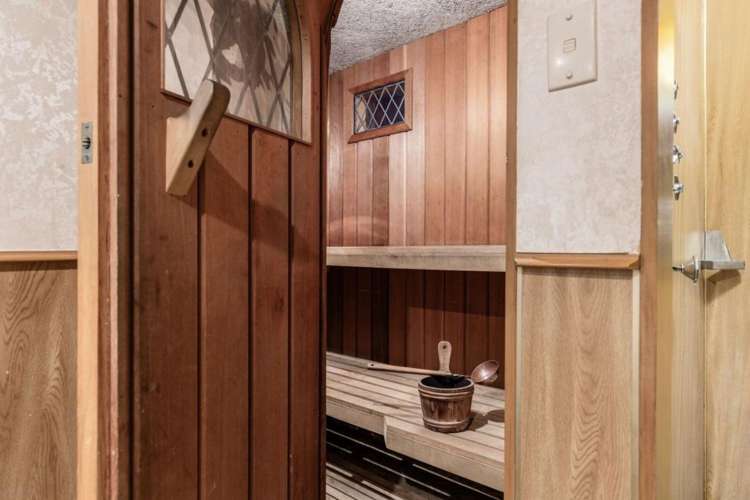 209 Victoria Avenue 2138_10