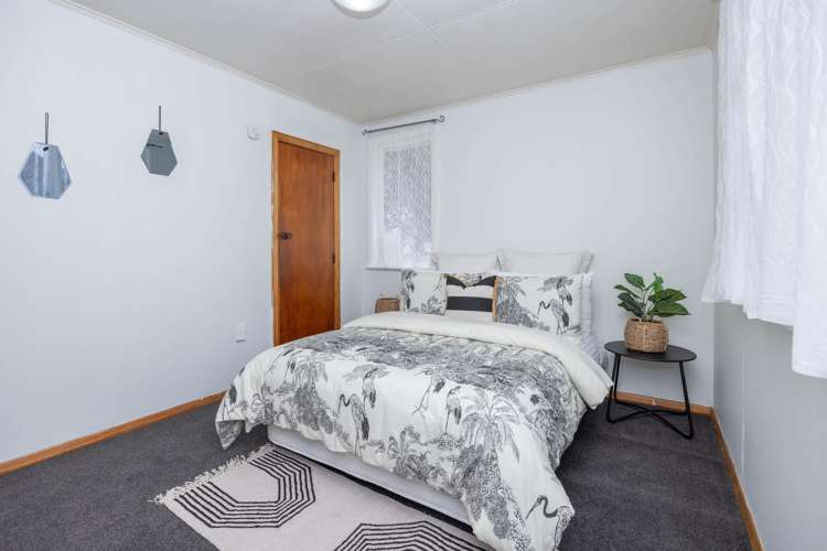 10 Byron Road Enderley_8