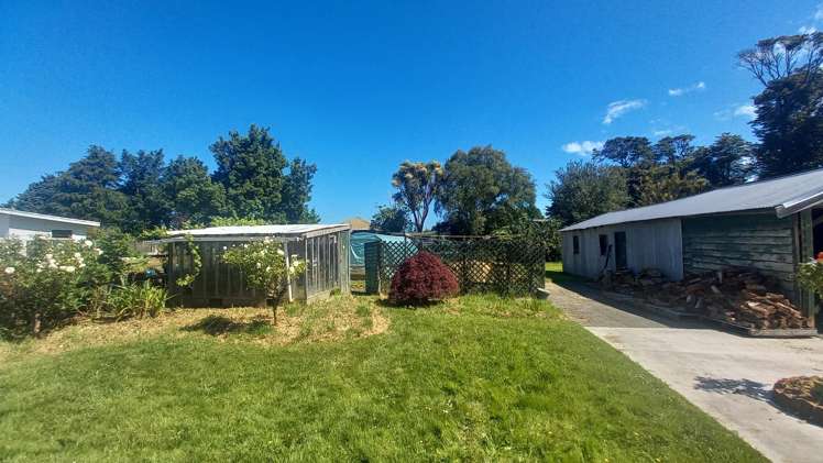 11,13 Birch Street Tuatapere_21