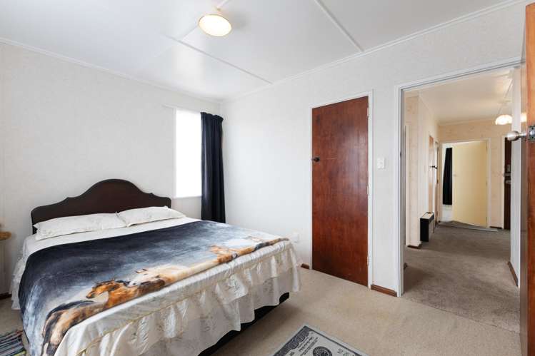 24 Clyde Crescent Roslyn_12