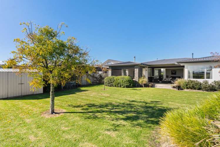13 Gwyneth Place Lytton West_23