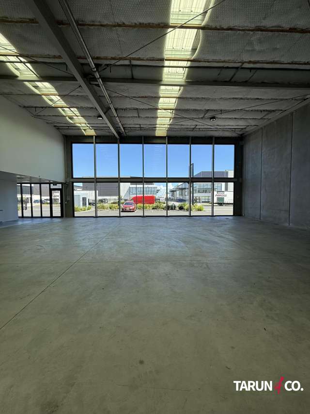 Wiri Showroom Warehouse 327sqm Road Front