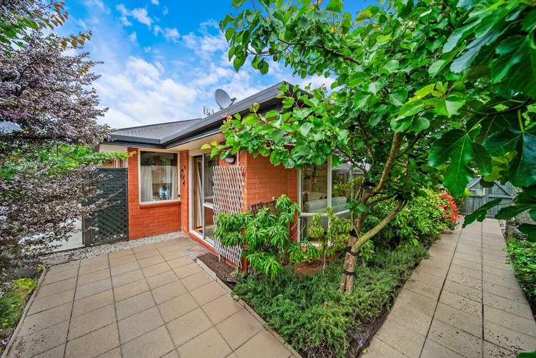 Unit 2/15 Dilworth Street_0