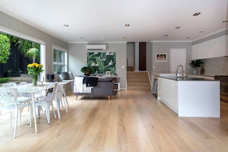 28a Marine Parade Mellons Bay_8