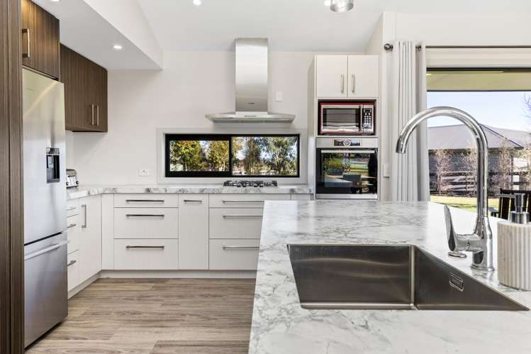 3 Karaka Place Kinloch_6