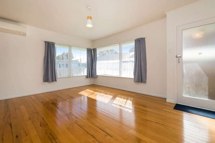 1/15 Gladstone Road Northcote_3