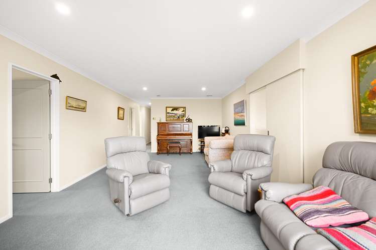 74 Ayrshire Drive Grandview Heights_12