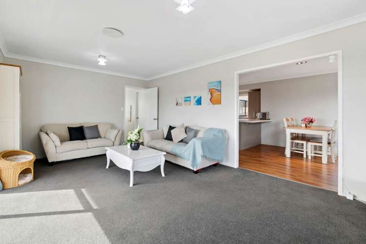 10 Photinia Place Botany Downs_4