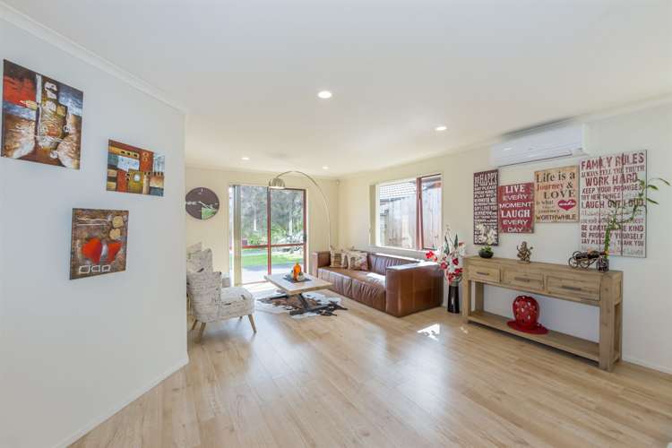 8 Fernbank Lane Greenhithe_4