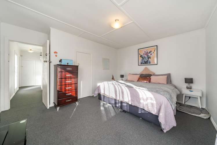 2 Davis Grove Wainuiomata_10