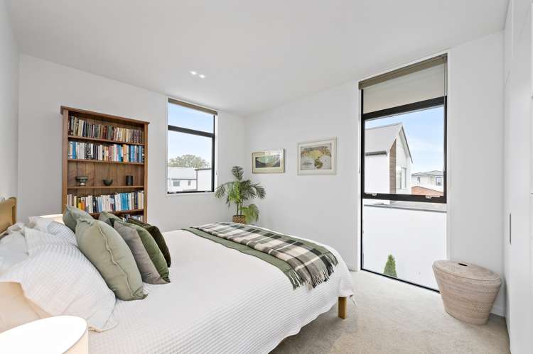 98 Merivale Lane Merivale_11