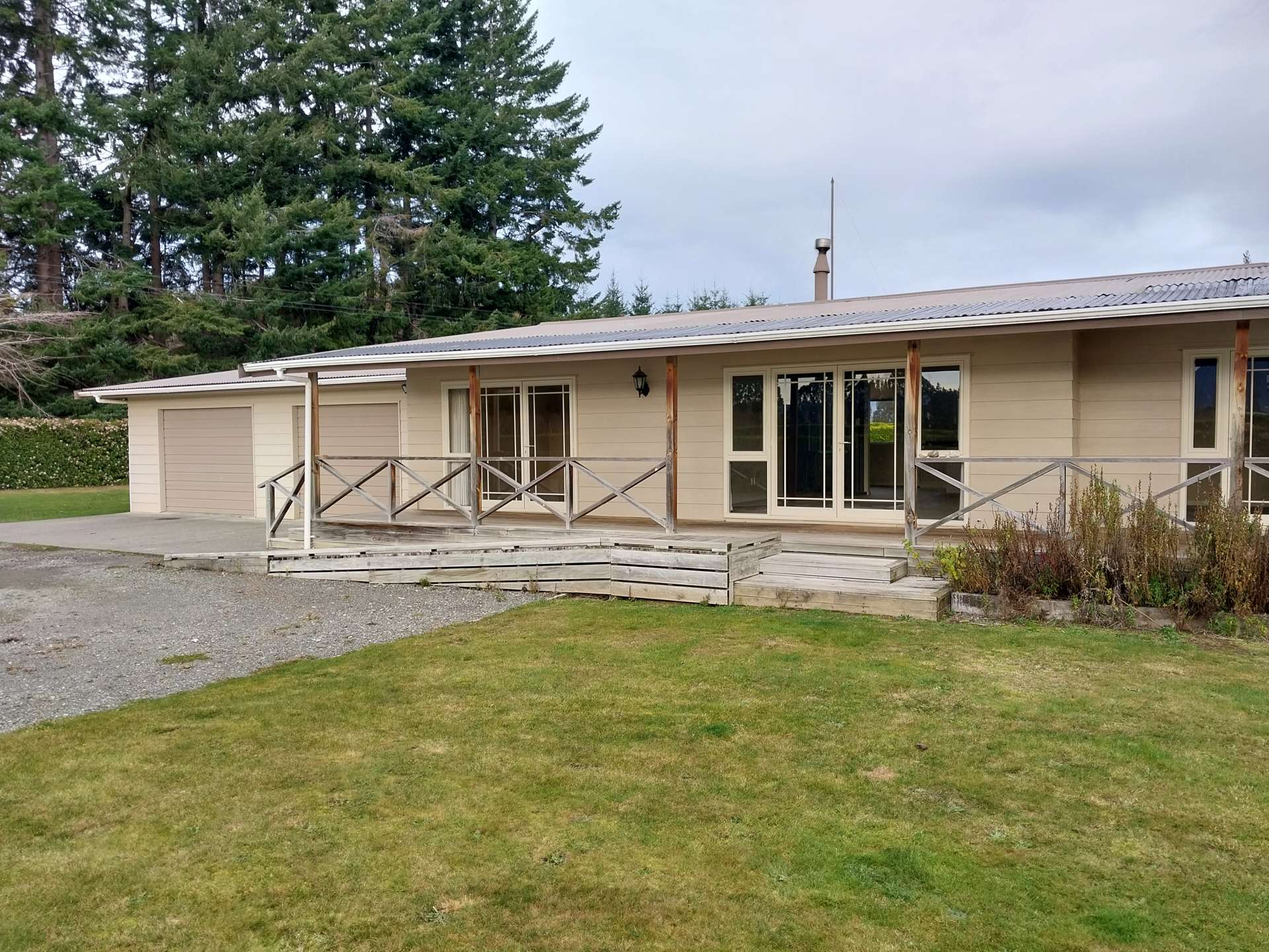 170 HillsideManapouri Road Manapouri Southland Houses for Sale