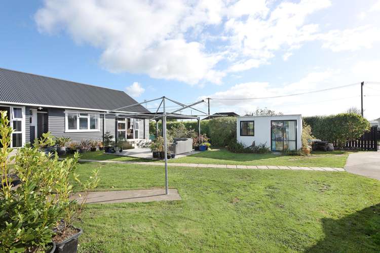 10 Kittyhawk Row Bulls_22