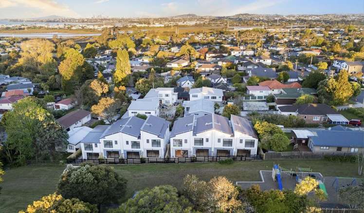 7/30a Tirimoana Road Te Atatu South_13