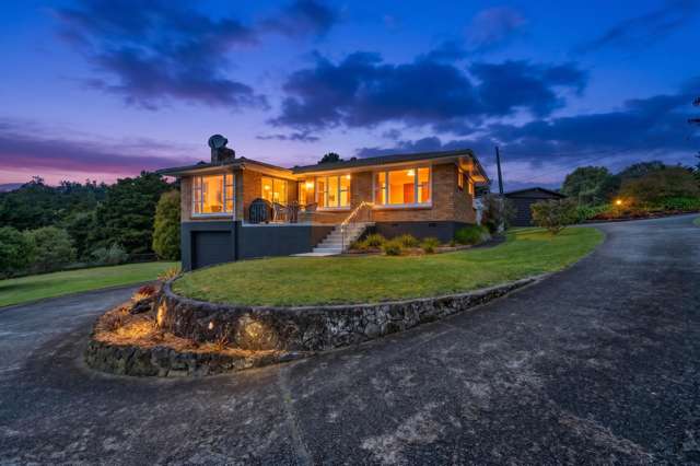 One Acre of Privacy - Minutes from Kamo