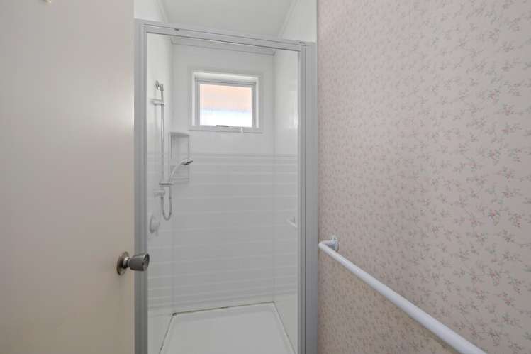 2/75 Howick Road Redwoodtown_6