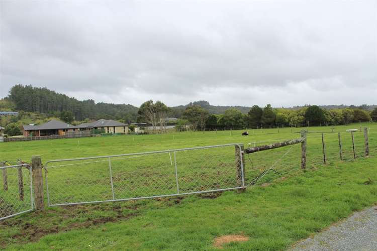 4b Keith Road Paroa_10