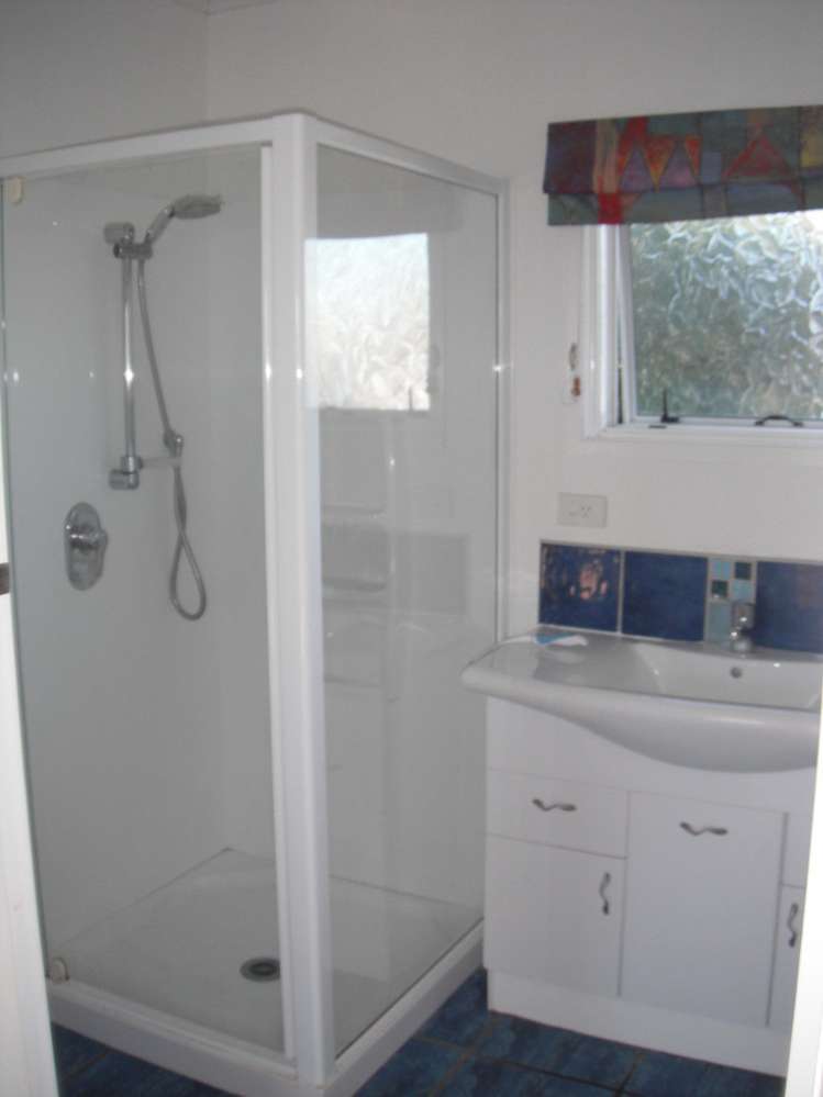 2 Neale Avenue Stoke_5