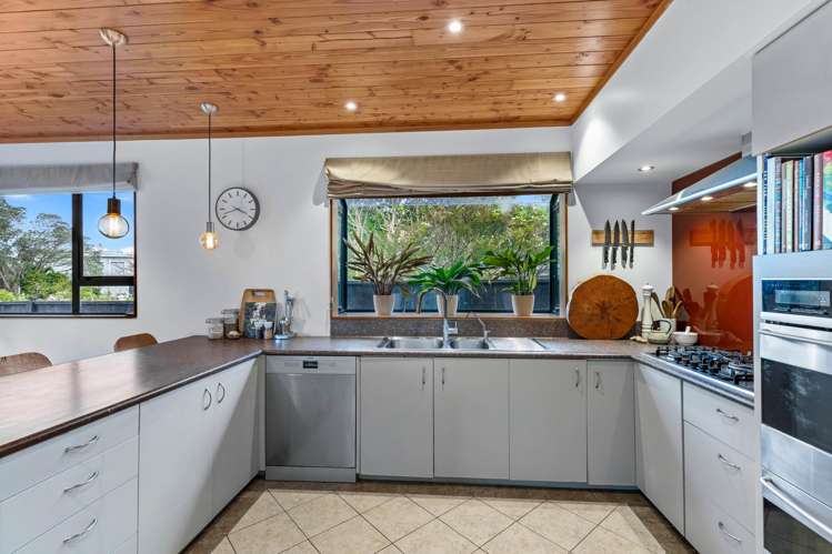 18 Awhiorangi Promenade Swanson_19