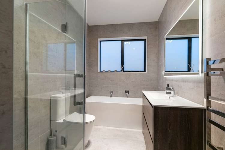 53 Argent Lane Wainui_13