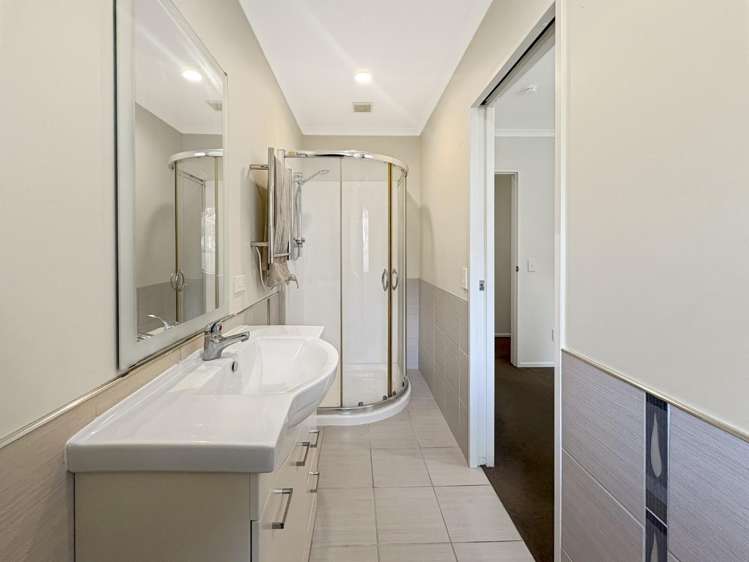 29 Nikau Street 1230_13