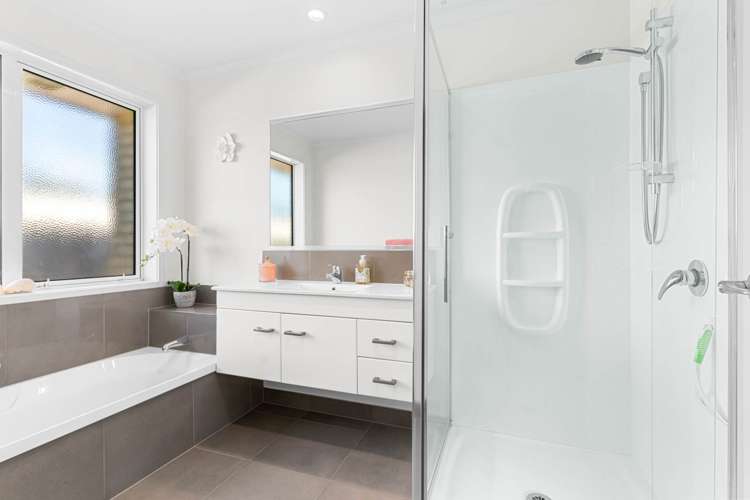 22 Kowi Lakes Drive One Tree Point_15