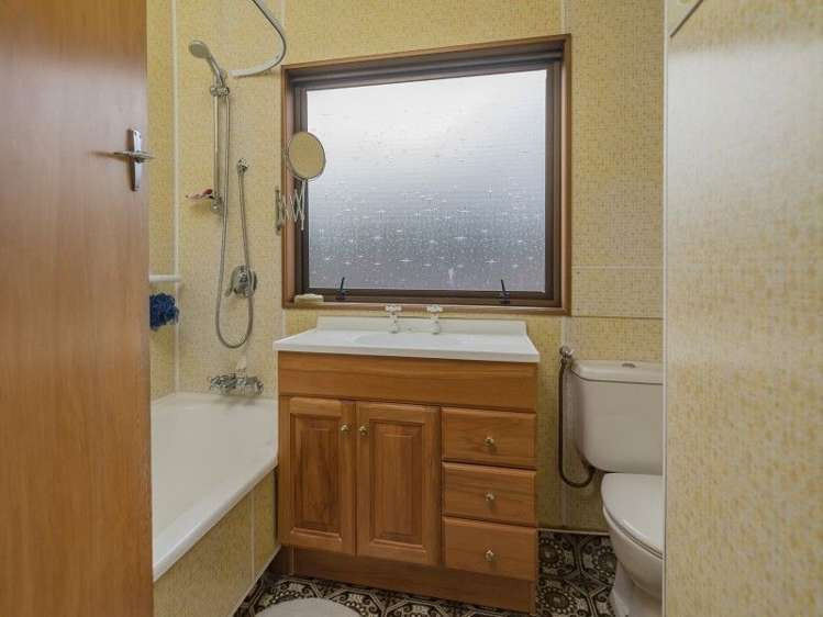 7 Shakespeare Walk The Wood_13