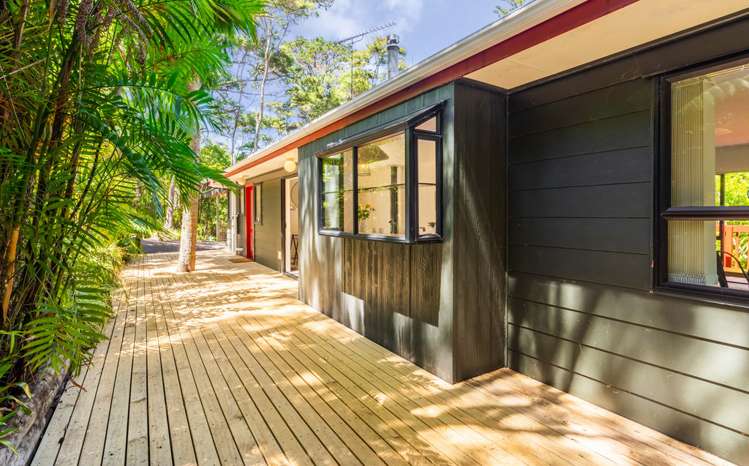 184 Godley Road Titirangi_14