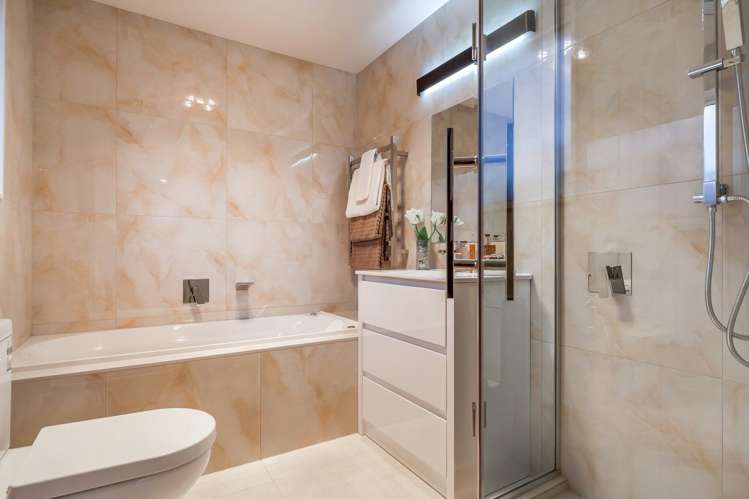 6 Cloghfin Place Flat Bush_18