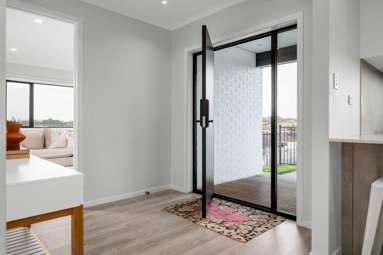 24 Drower Glen_2