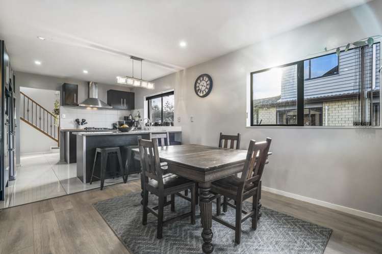 13 Riverglade Parkway Te Atatu South_6