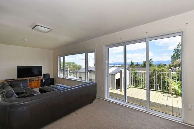 188 The Ridgeway Stoke_3