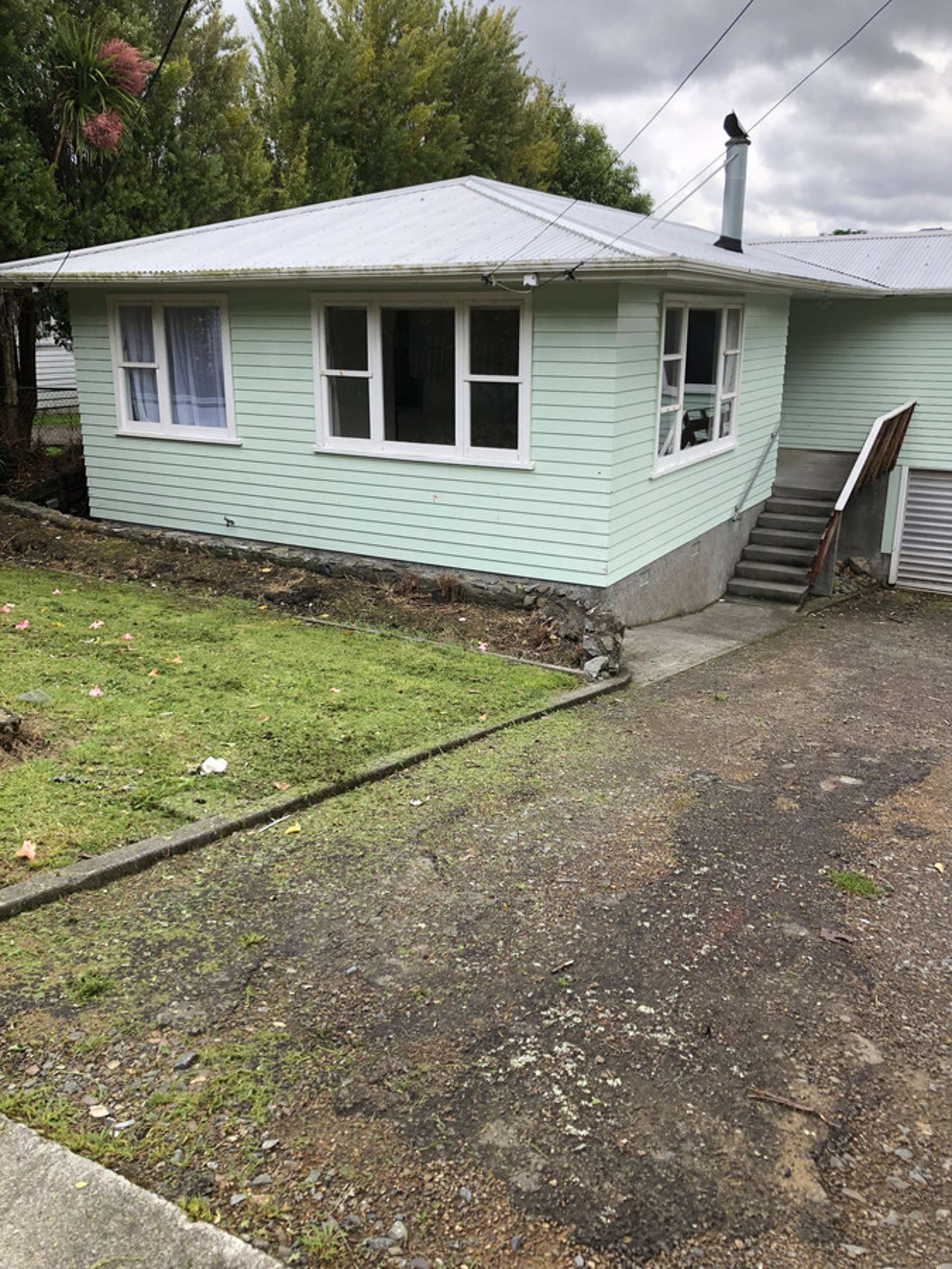 7 Reid Road Wainuiomata_0