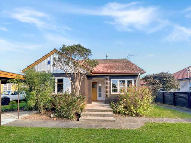 WEST END - 4 BEDROOMS