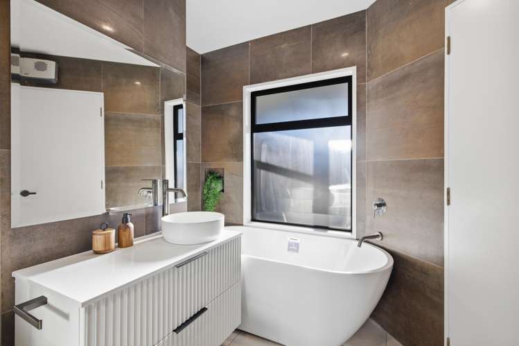 17 Aotea Terrace Huntsbury_16