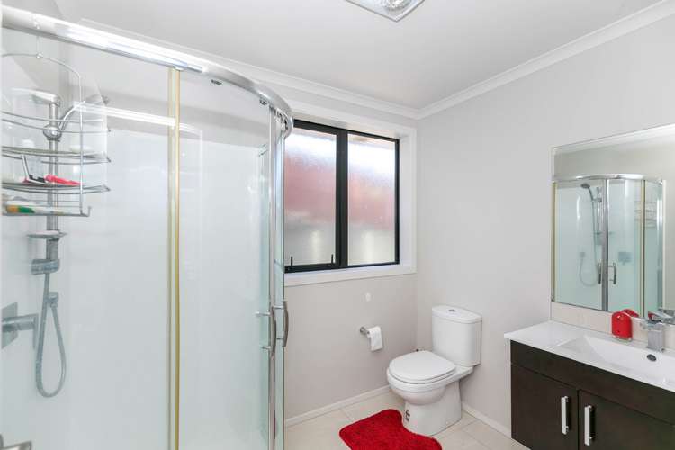 11 Cabourne Drive Glenview_8