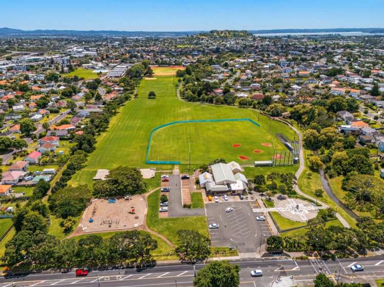 82 Gifford Avenue Mount Roskill_27