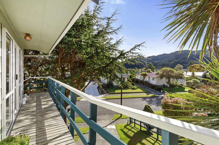 18 Mataura Grove Wainuiomata_12