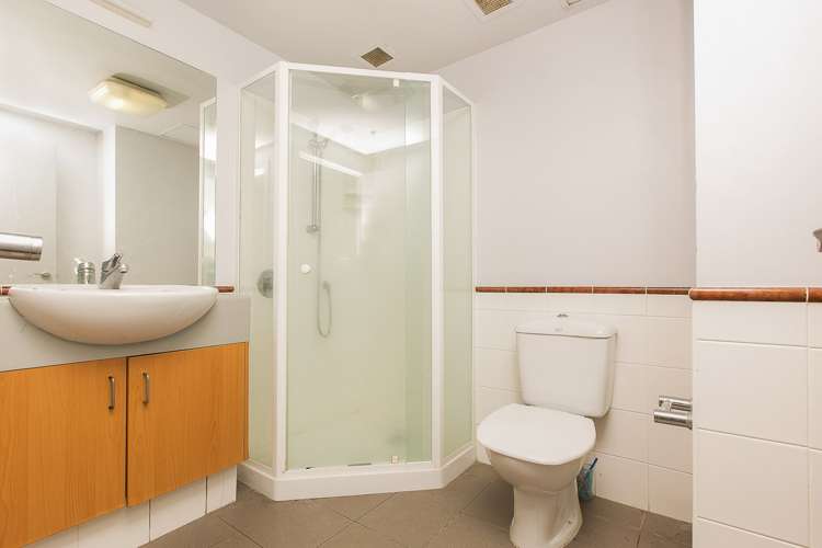 8e/2 Eden Crescent Auckland Central_5