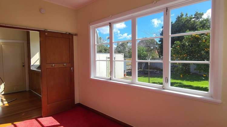 89 Savage Crescent West End_16